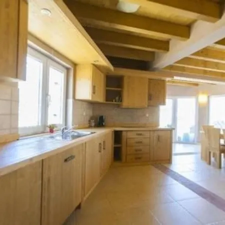 Ferienhaus In Premantura Mit Terrasse, Garten Und Whirlpool * Pula